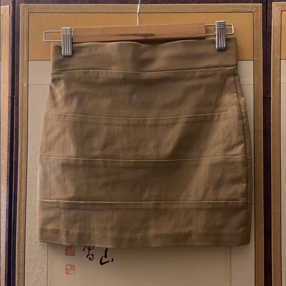 Foreign Exchange skirt